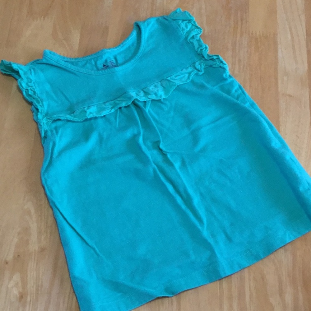 Green sleeveless Gap shirt